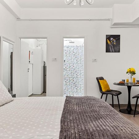 Brand New Studio - Old Town Bucureşti Ngoại thất bức ảnh